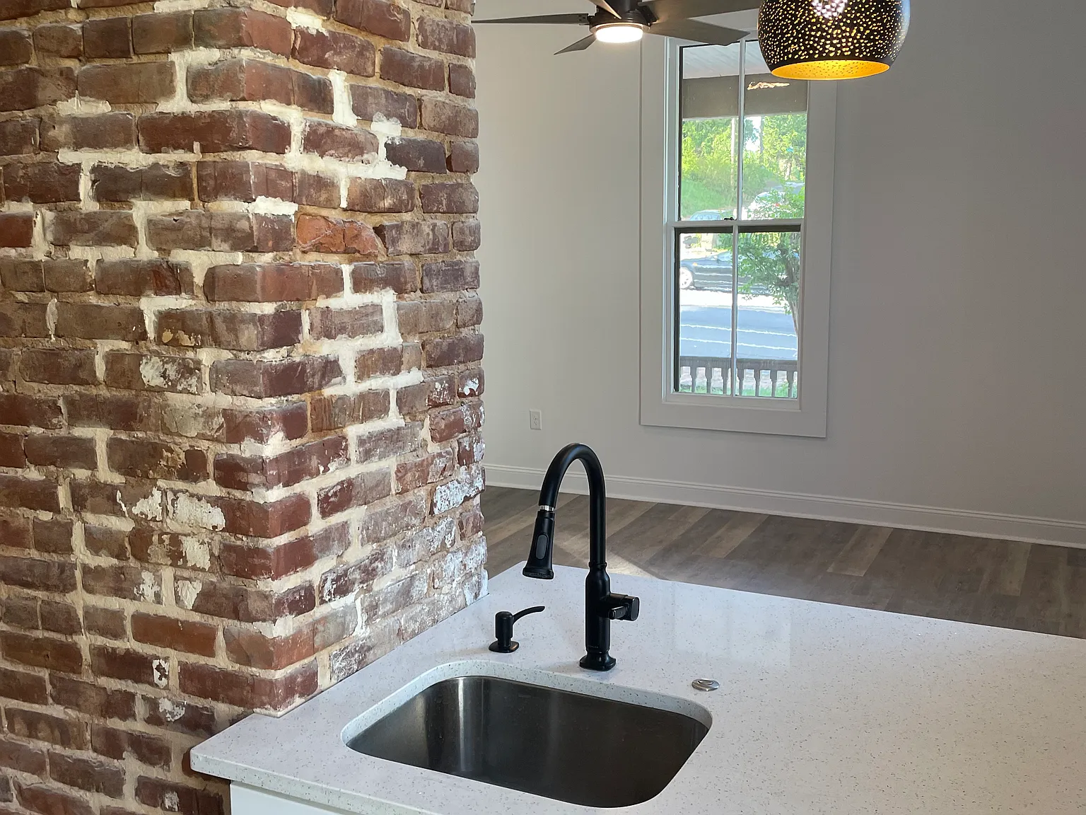 1 bed, 720 sqft, $925 — Photo 2