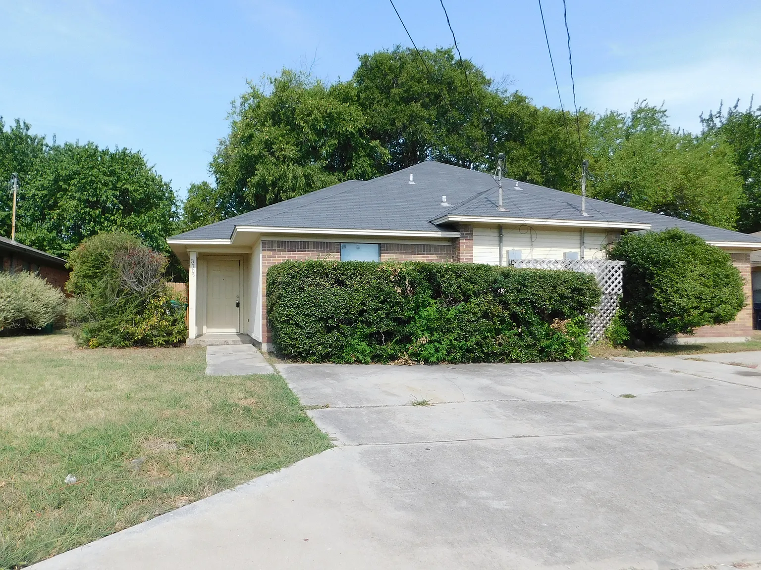 2 bed, 901 sqft, $1,395 — Photo 1