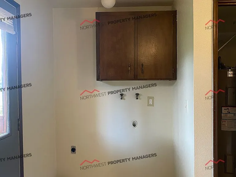514 N Medcalf Ln #124 — Photo 12