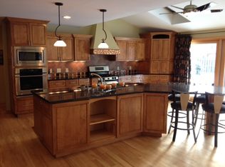 13472 W Wembly Ct, New Berlin, WI 53151