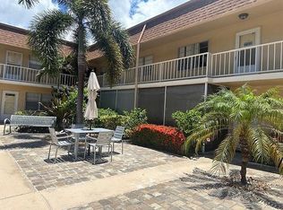 210 Park Blvd N APT 122, Venice, FL 34285