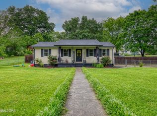 3216 McPherson St, Knoxville, TN 37921