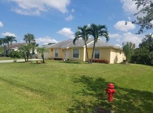 122 W Cypress Rd, Lake Worth, FL 33467
