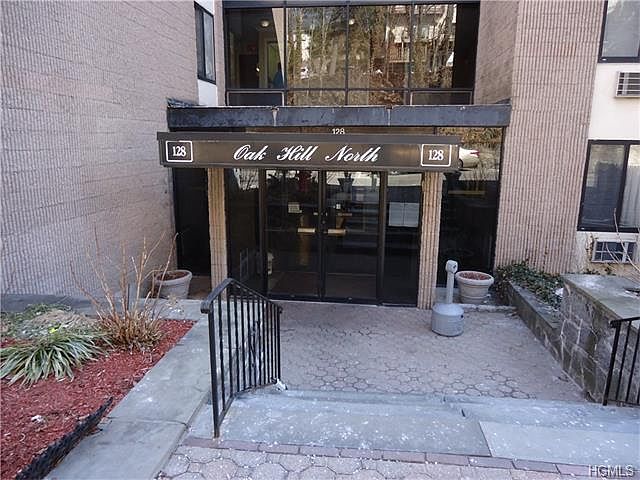 1st image of 128 Colonial Pkwy APT 1D