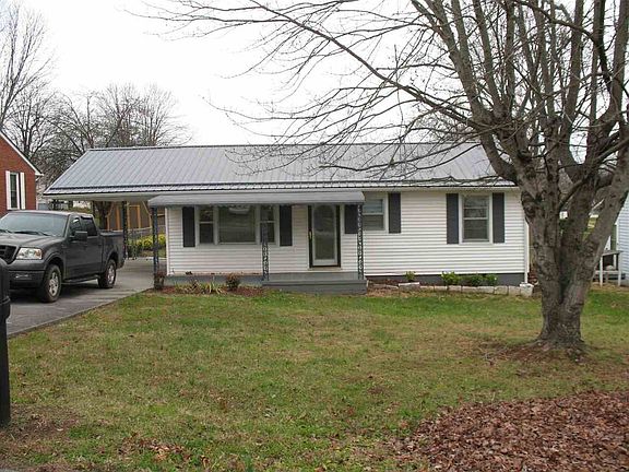 3rd image of 818 Douglas Ave