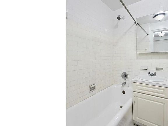 4th image of 309 W 57th St APT 1506