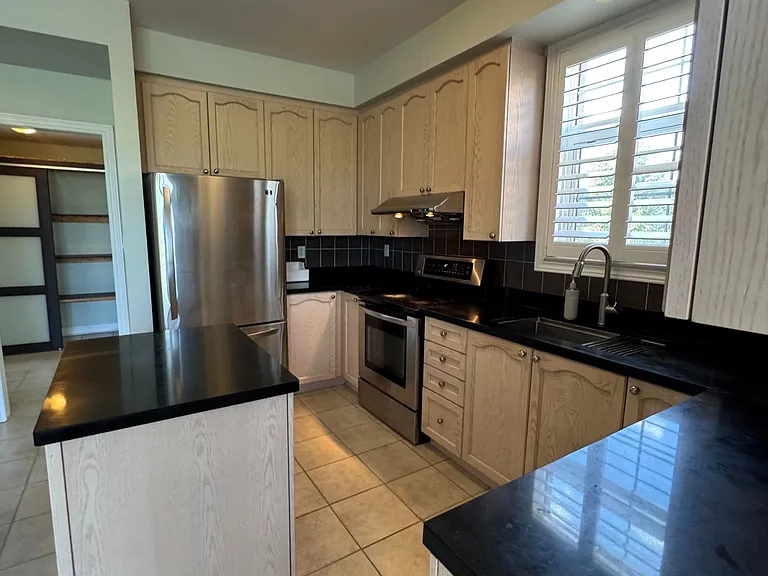 10 Greensborough Village Cir #27 — Photo 16