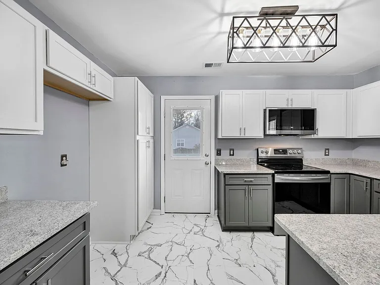 120 W Horn Ct — Photo 10