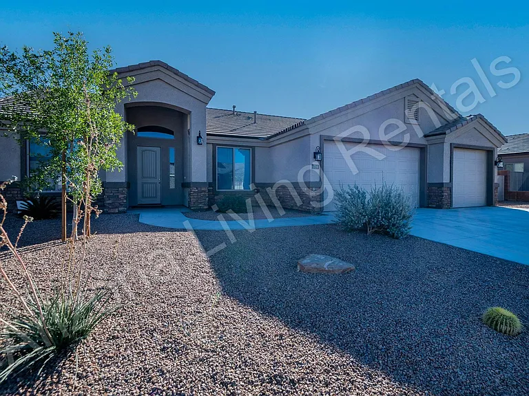 1726 E Aloe St — Photo 4