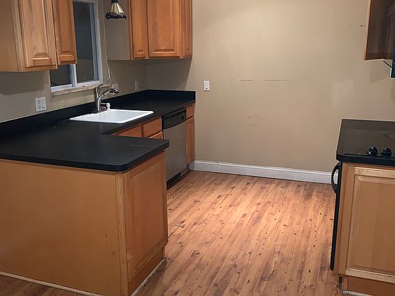 3rd image of 7268 N Vernon St