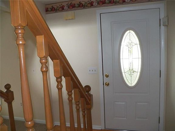 3rd image of 222 Briarwood Ln