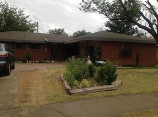 2611 W 18th St, Plainview, TX 79072