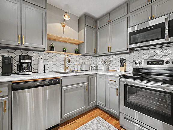 4th image of 2811 Campbell St #3N