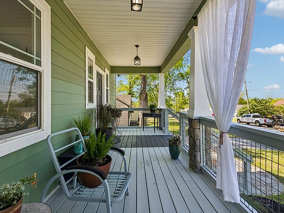 4th image of 2627 Woodyhill Dr