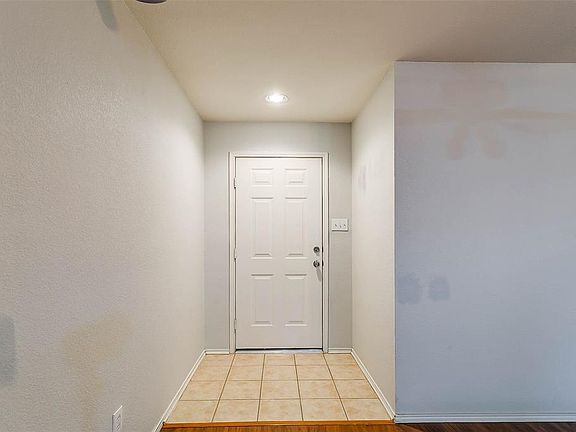 4th image of 14153 Cochise Dr
