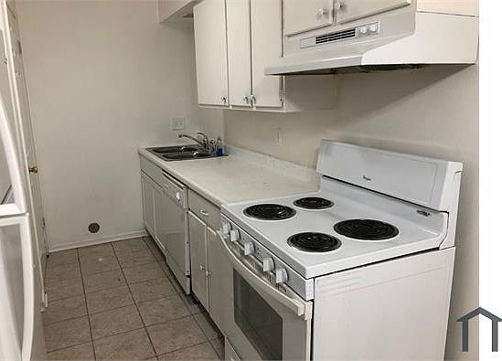 4th image of 3105 Heritage Dr #1