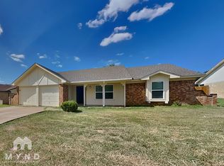 3305 Heritage Ln, Forest Hill, TX 76140