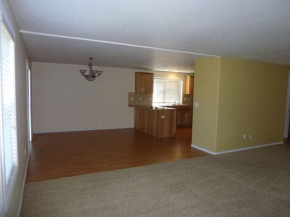 5th image of 114 S 32nd Pl