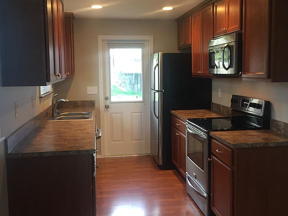 2nd image of 419 Avenue C