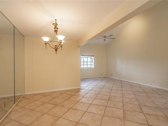 4th image of 3019 Lake Shore Drive #5