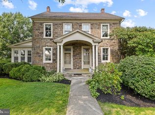 429 E Main St, Leola, PA 17540