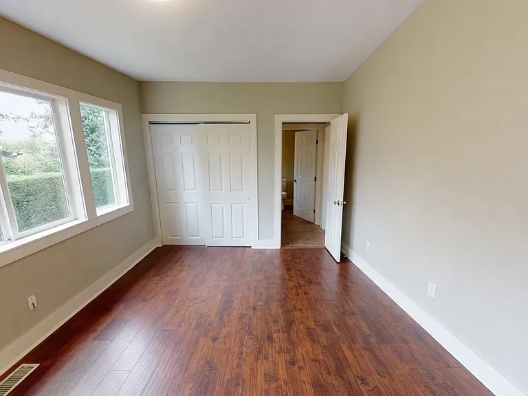 3219 S Graham St — Photo 10