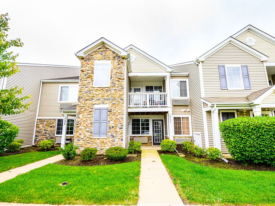 1st image of 711 Silverstone Dr #711