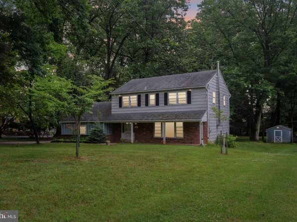 2763 Old Cedar Grove Rd, Broomall, PA 19008