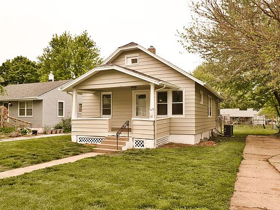 2nd image of 6790 Evans St