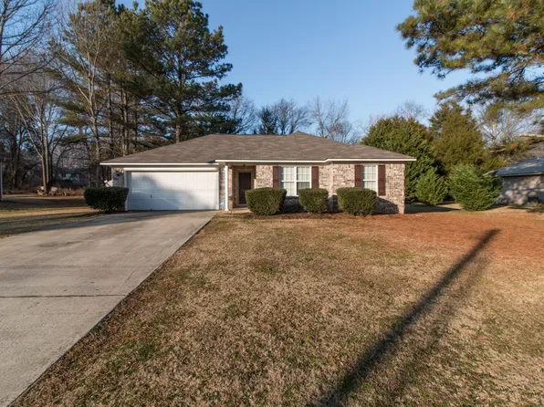 123 Ann Bradley Dr, Huntsville, AL 35811