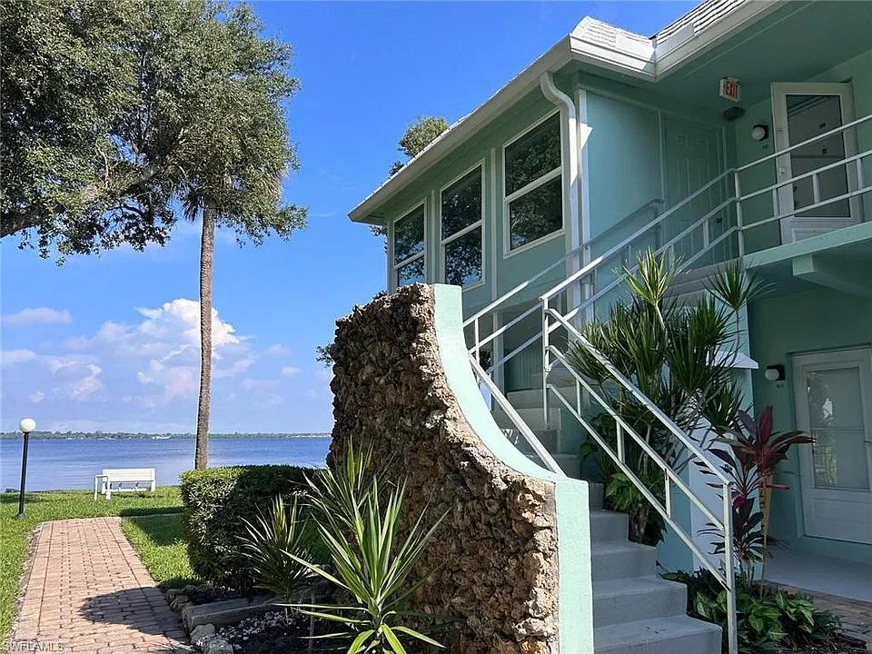 3225 E Riverside Dr #55-E