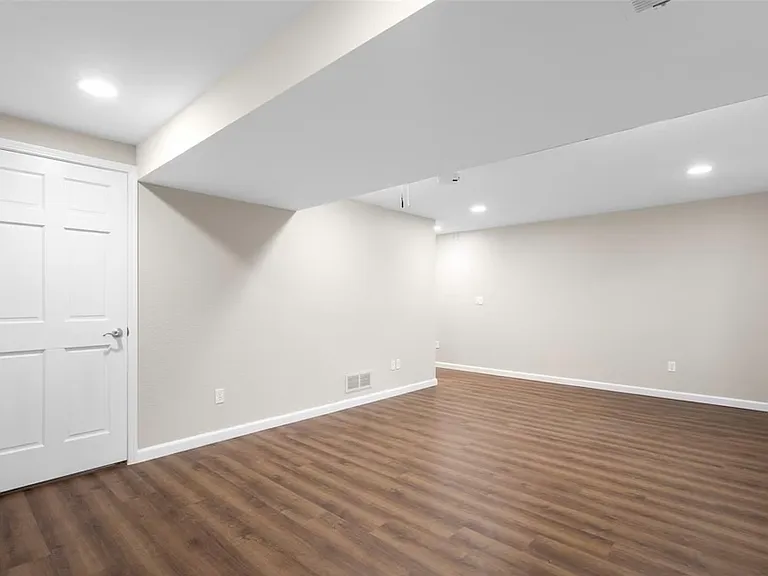 3205 S Tulare Ct — Photo 11