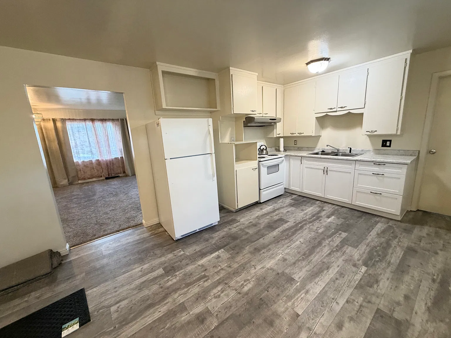 3 bed, 1200 sqft, $1,800 — Photo 3