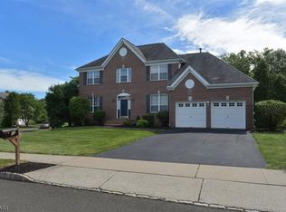 12 Stone House Dr, Whitehouse Station, NJ 08889