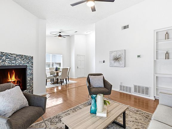 4th image of 318 Harmony Ct Unit 318