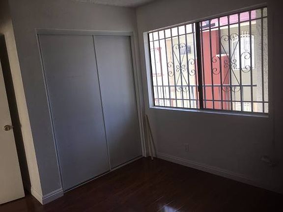 3rd image of 1285 Vin Scully Ave APT 2