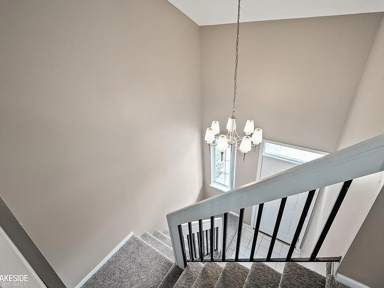56429 SW Scotland Blvd — Photo 5