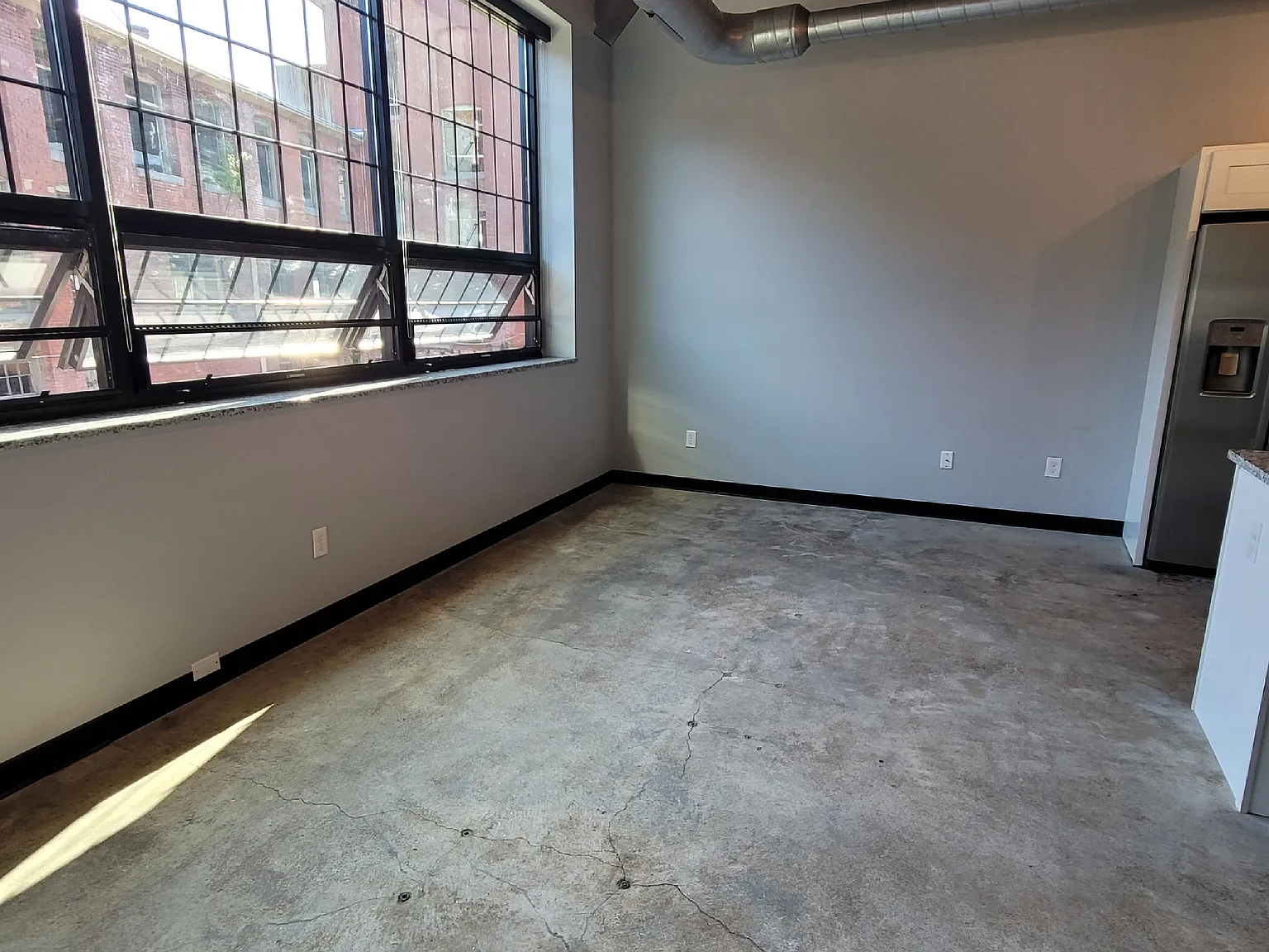 1 bed, 705 sqft, $2,100 — Photo 2
