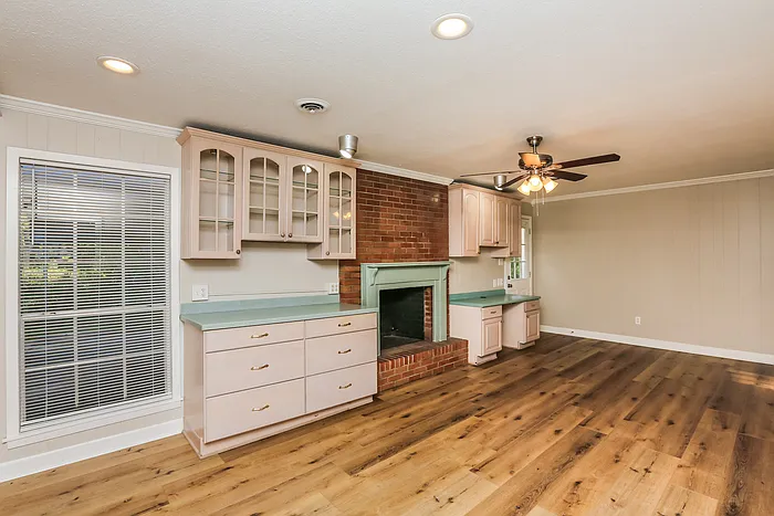 3 bed, 2.0 bath, 1790 sqft, $1,795 — Photo 4