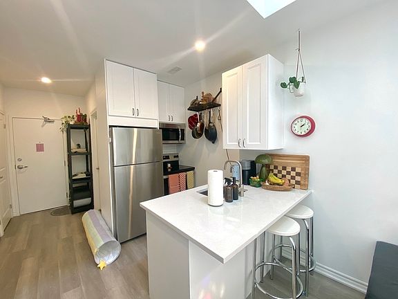 3rd image of 16 W Avenue South Ave #107