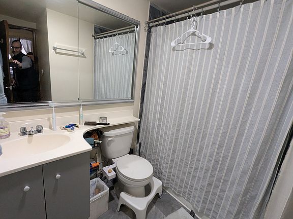 5th image of 162 W 80th St APT 1D