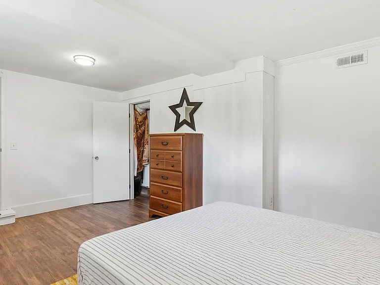 368 Oakview Dr — Photo 17
