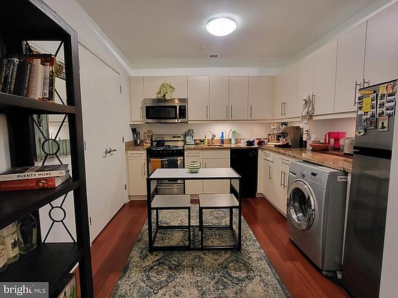 5th image of 219 S 18th St #524