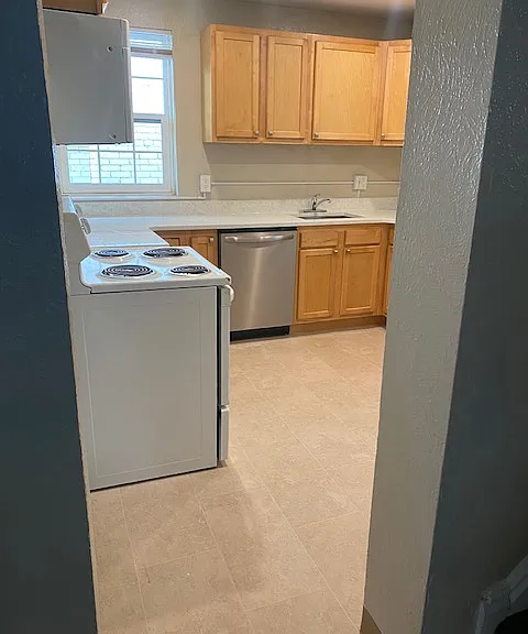638 E 12th Ave #MAIN LEVEL — Photo 30