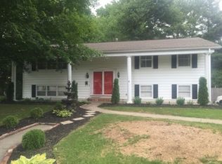 3 Dickey St, Fairfield, IL