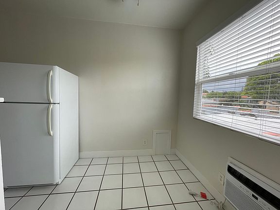 2nd image of 4049 Madison Ave APT 204