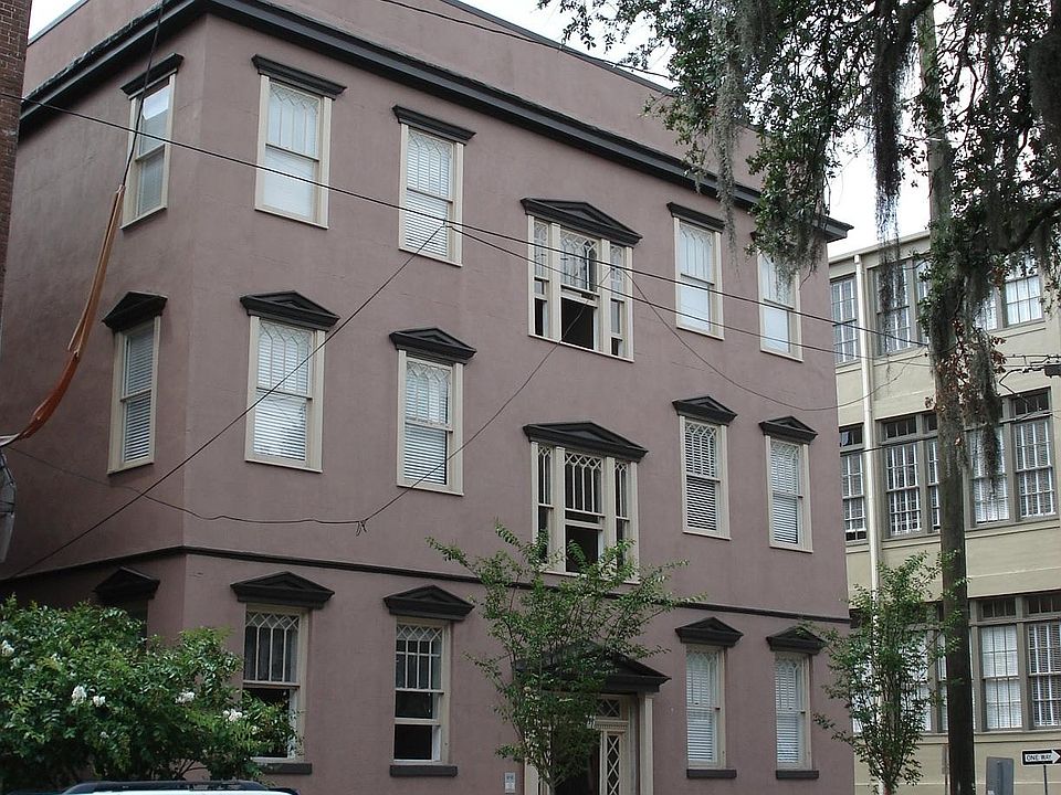 6 unit apratment building