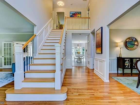 3rd image of 43 BERNARD St