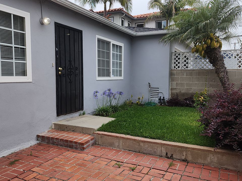 Private fenced in yard and patio - perfect for that evening BBQ!