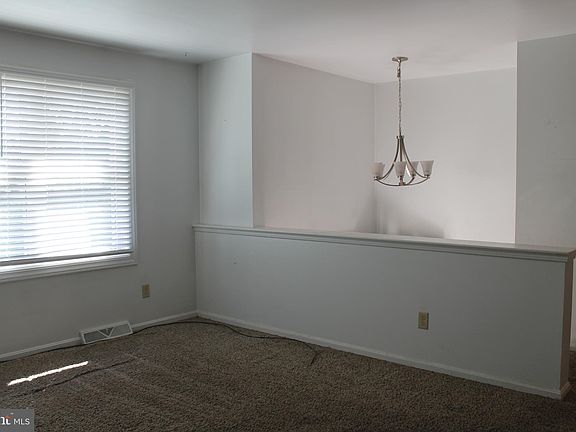 4th image of 1612 English Brook Dr